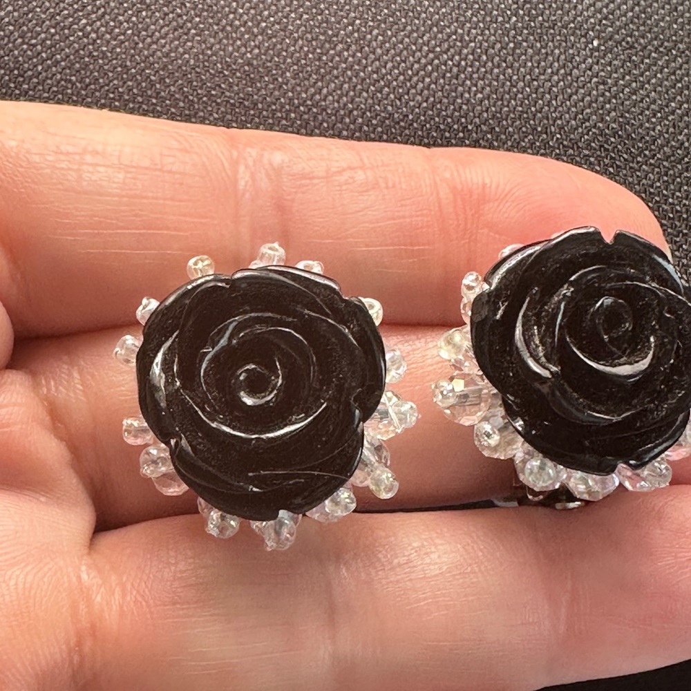Clip-on Earrings - Picture 7 of 10